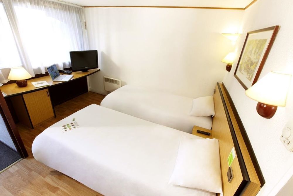 Campanile Le Mans - Arnage Hotel Room photo