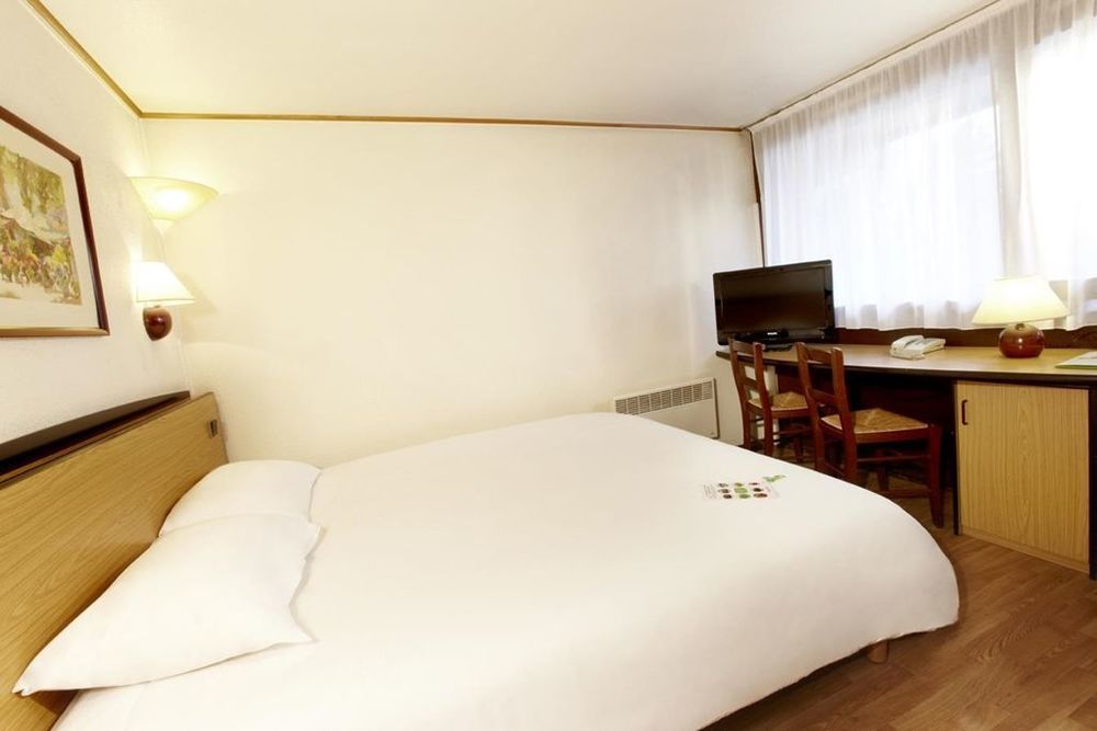 Campanile Le Mans - Arnage Hotel Room photo